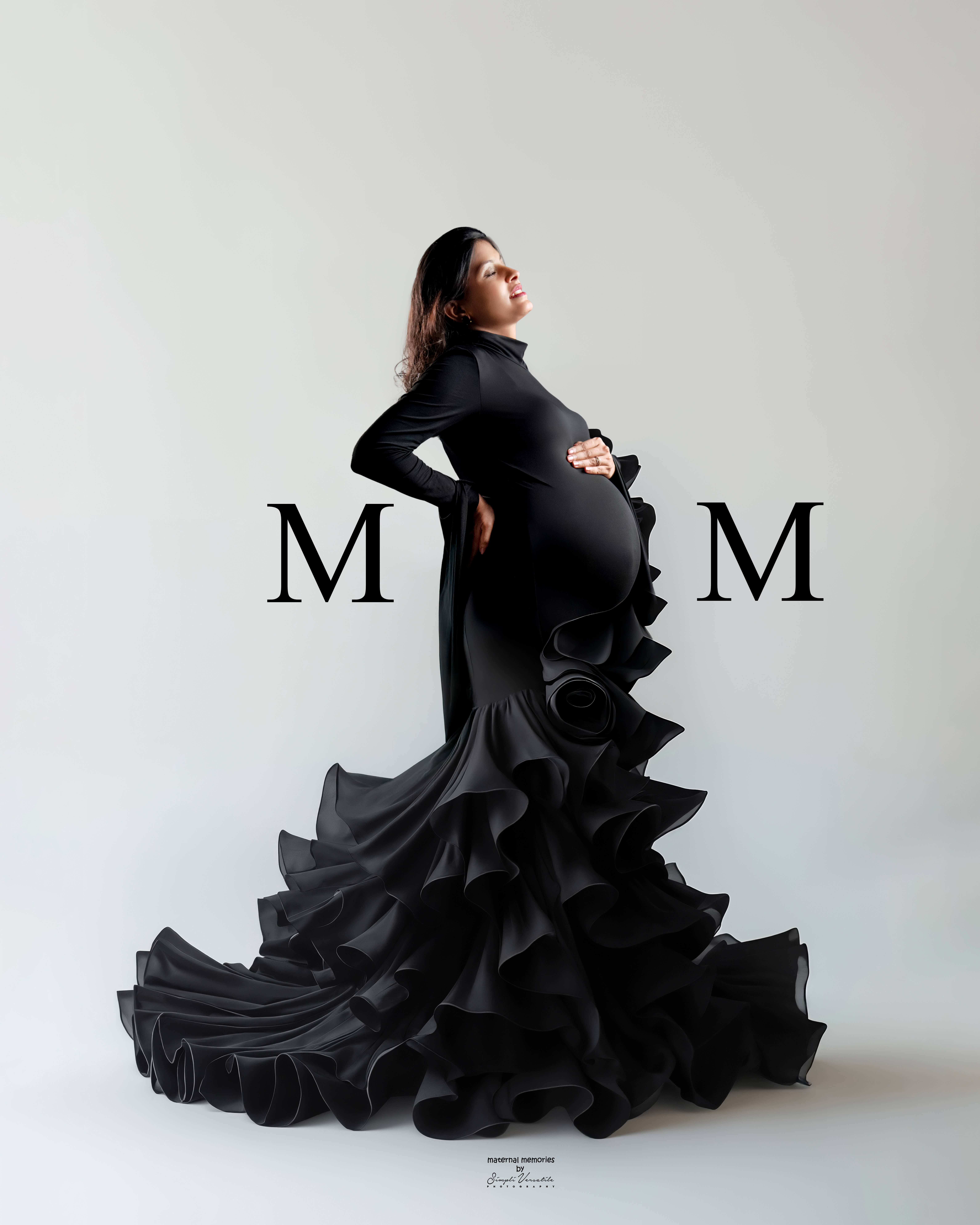 Outdoor maternity portrait