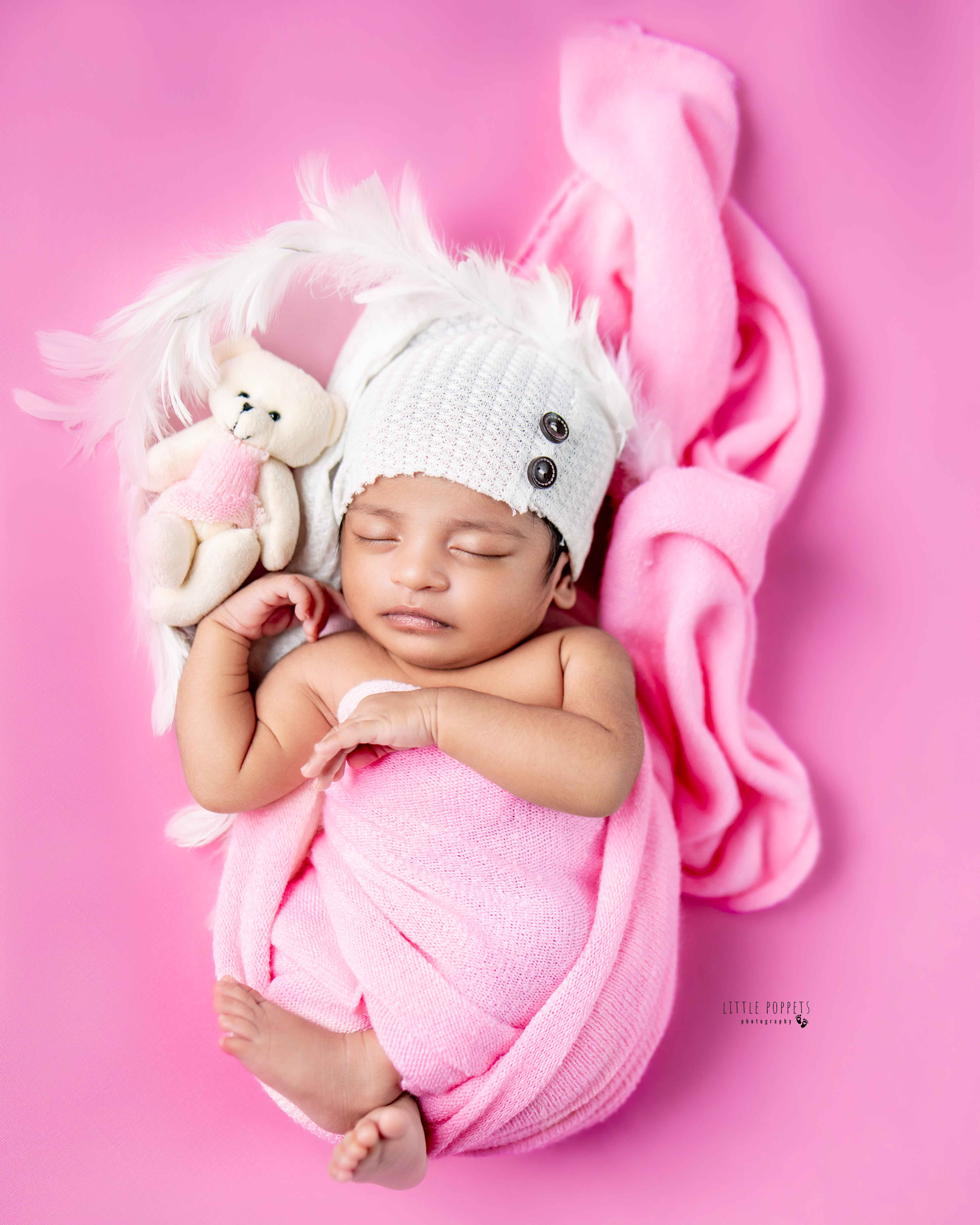 Newborn lifestyle session at home
